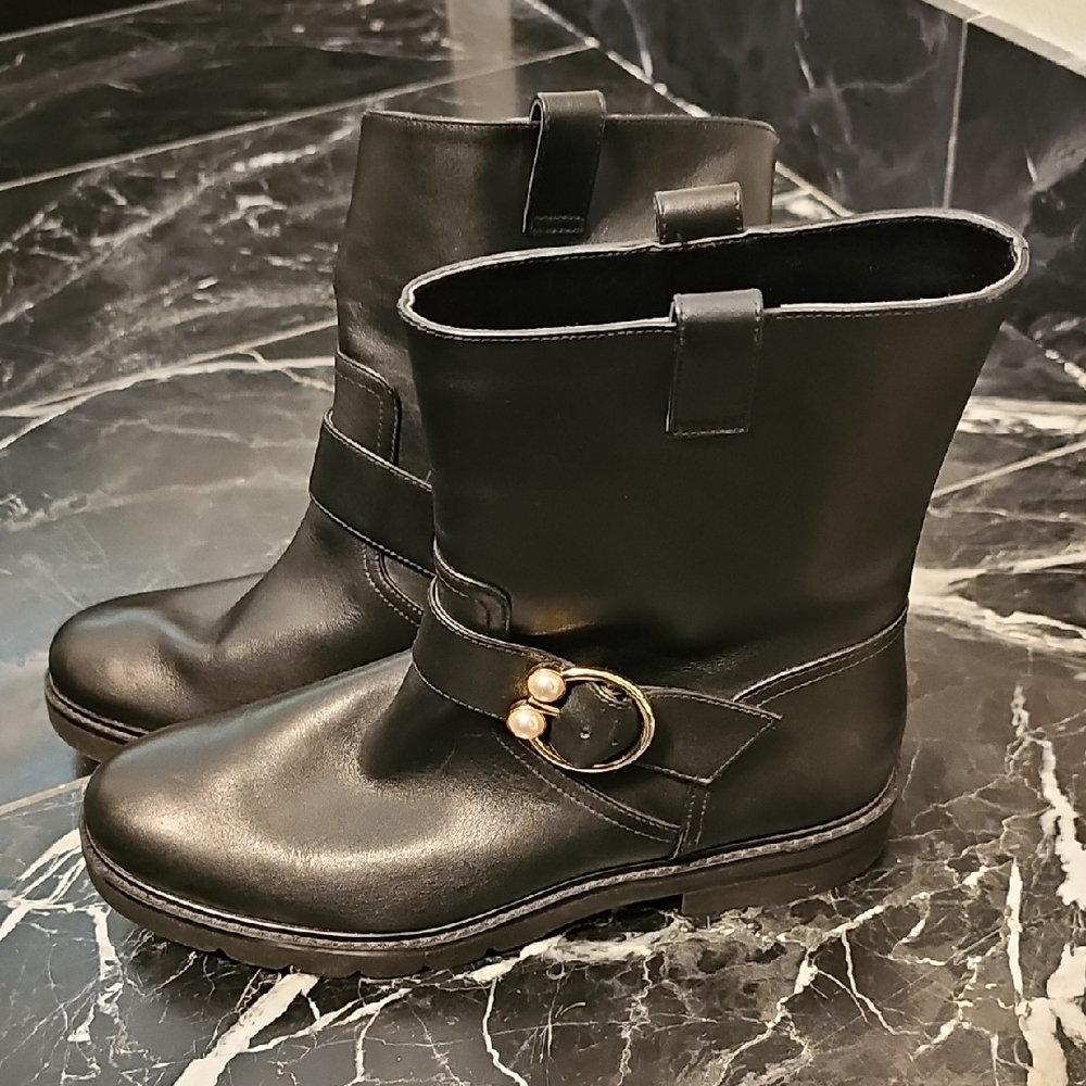Stuart Weitzman Black Leather Boots with Pearl Buckle - Picture 2 of 8